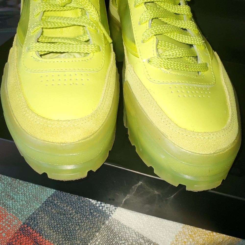 Reeboks cardi B limited edition neon yellow/green